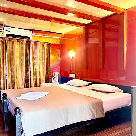Отель Harmony Houseboats Alappuzha Экстерьер фото