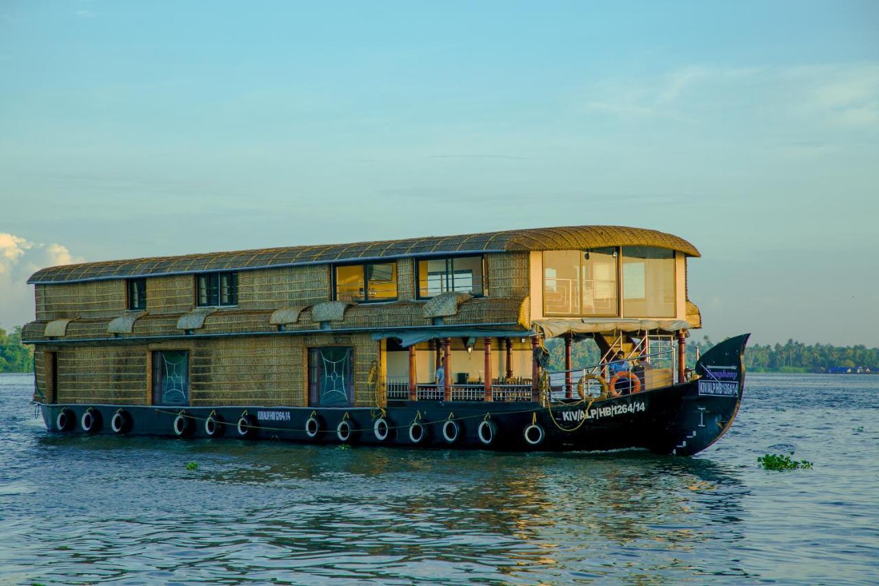 Отель Harmony Houseboats Alappuzha Экстерьер фото