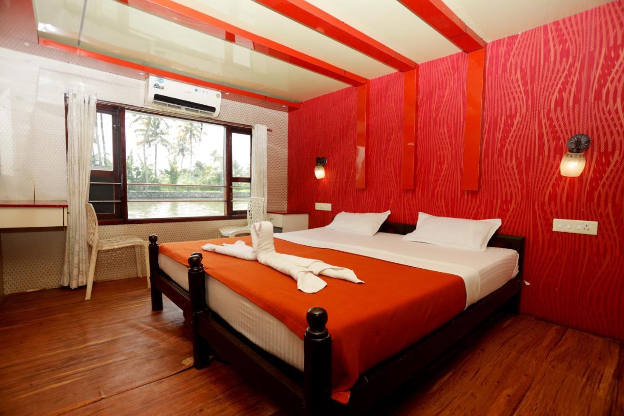 Отель Harmony Houseboats Alappuzha Экстерьер фото
