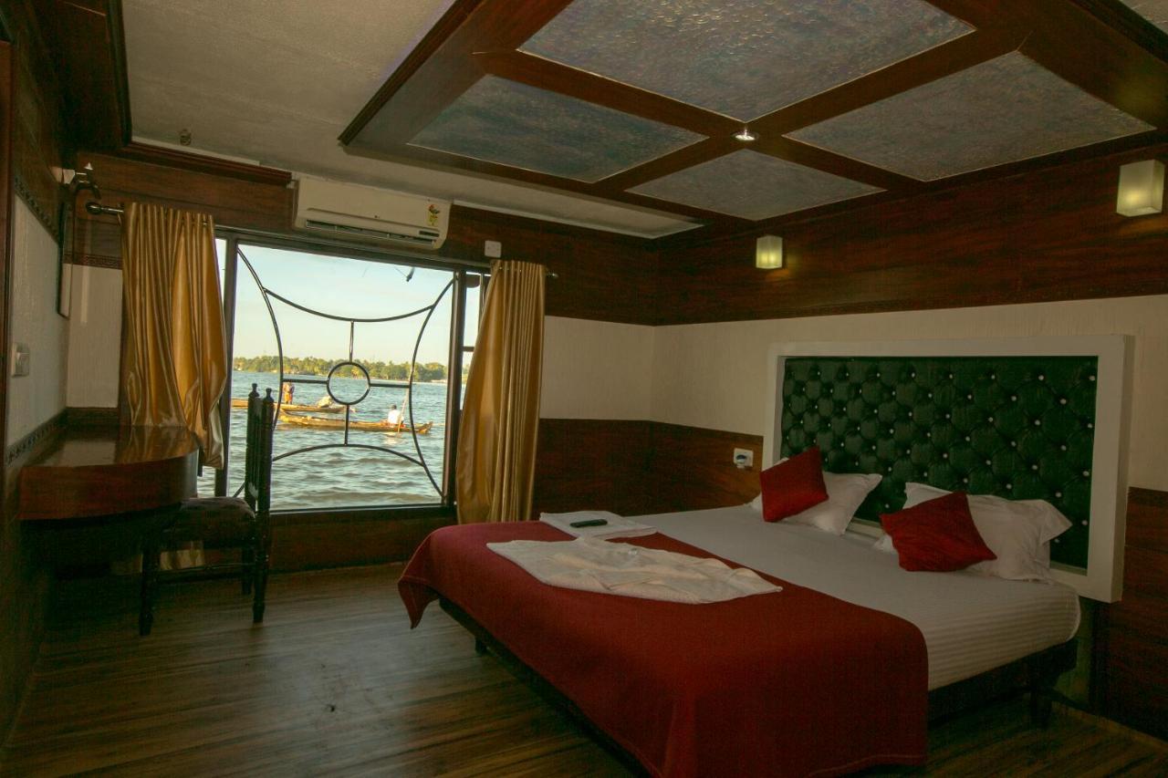 Отель Harmony Houseboats Alappuzha Экстерьер фото